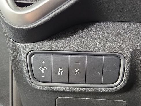 Certified 2025 Kia Soul LX w/ LX Technology Package FWD image 26