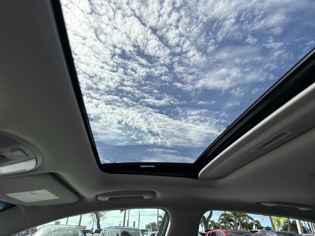Used 2021 Hyundai Kona Limited w/ Cargo Package FWD image 51