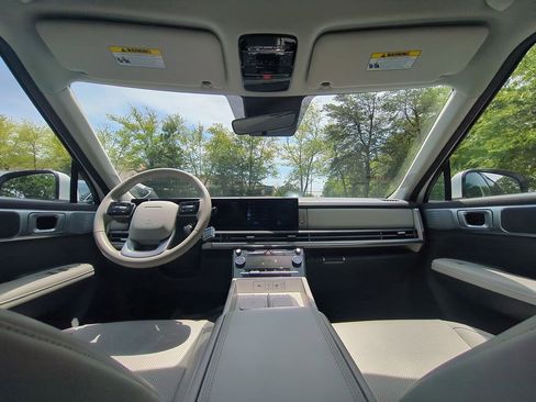Used 2025 Hyundai Santa Fe SEL FWD image 25