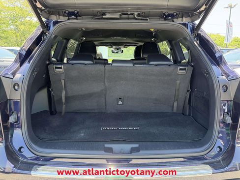 Used 2023 Toyota Highlander XSE AWD/4WD image 9