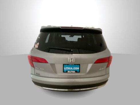 Used 2017 Honda Pilot Touring image 7