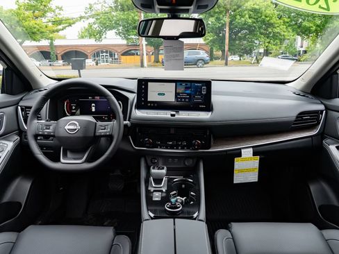 New 2026 Nissan Rogue Platinum AWD/4WD image 9