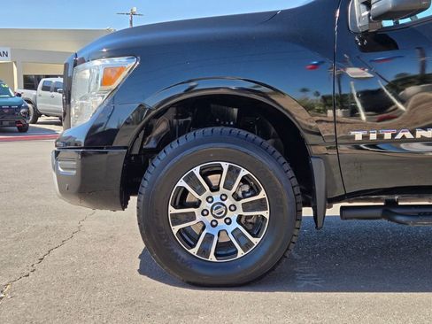 Used 2021 Nissan Titan SV w/ SV Convenience Package AWD/4WD image 9