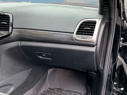 Used 2019 Jeep Grand Cherokee Altitude image 15