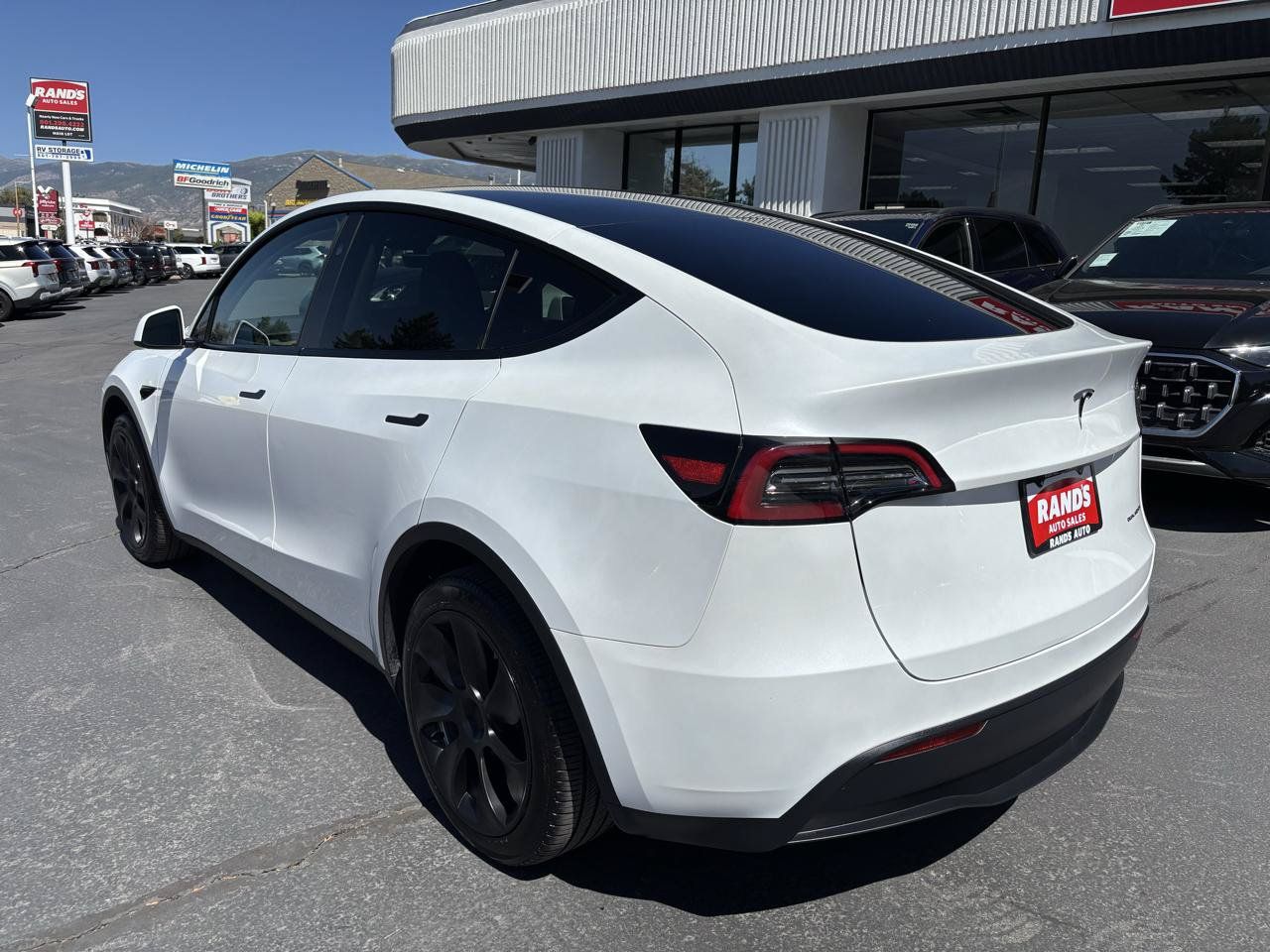 Used 2024 Tesla Model Y Long Range AWD/4WD image 6