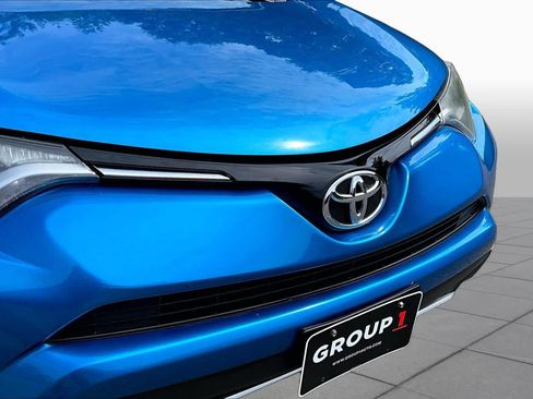 Used 2016 Toyota RAV4 XLE AWD/4WD image 32