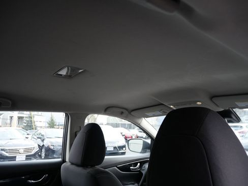 Used 2020 Nissan Rogue Sport SV image 27