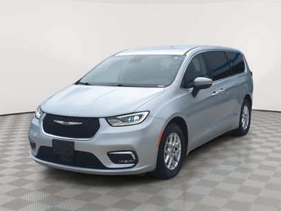 Used 2023 Chrysler Pacifica Touring-L