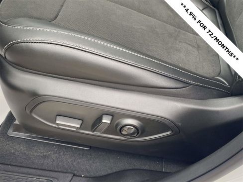 New 2025 Jeep Grand Cherokee Altitude image 17