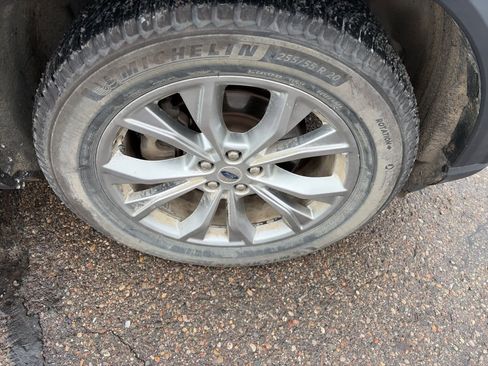 Used 2020 Ford Explorer XLT w/ Equipment Group 202A image 9