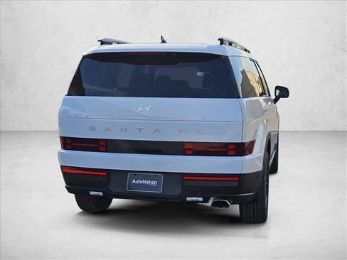 Used 2025 Hyundai Santa Fe SEL FWD image 2