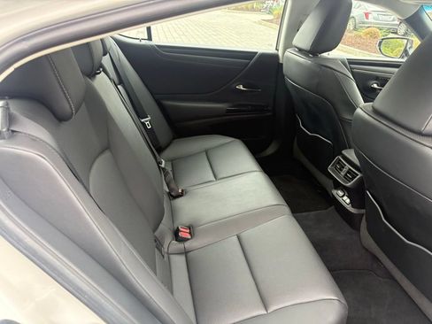 Used 2022 Lexus ES 350 w/ Premium Package FWD image 12