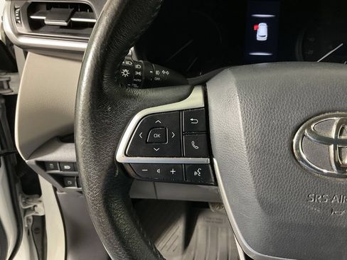 Used 2022 Toyota Sienna XLE FWD image 27