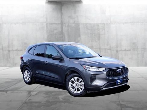 Used 2025 Ford Escape Active FWD image 2