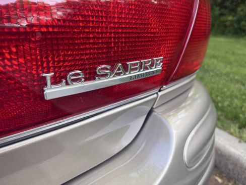 Used 2004 Buick Le Sabre Limited w/ Celebration Edition Package FWD image 21