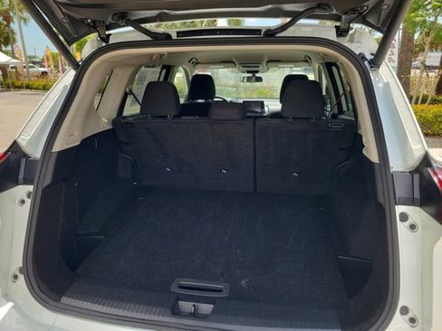 Certified 2025 Nissan Rogue SV AWD/4WD image 15