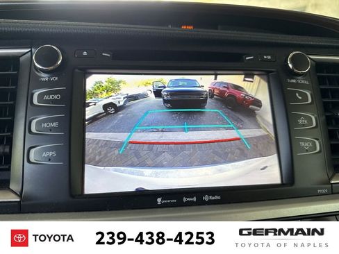 Used 2017 Toyota Highlander Plus AWD/4WD image 14