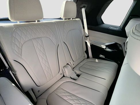 New 2026 BMW X7 xDrive40i w/ Executive Package image 22