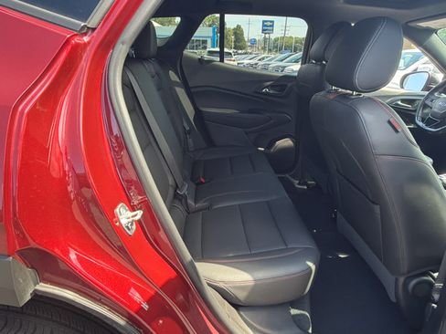 Certified 2024 Chevrolet Trax RS w/ Sunroof Package FWD image 23