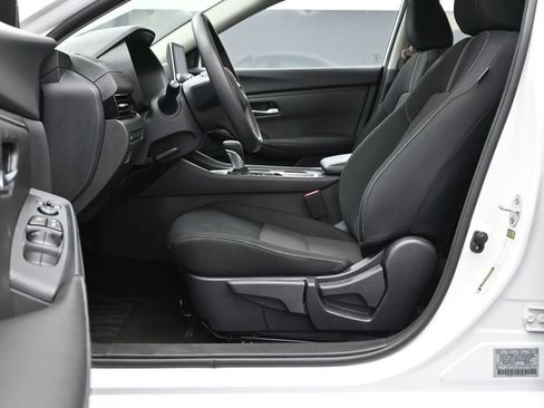 Used 2025 Nissan Sentra SV FWD image 20