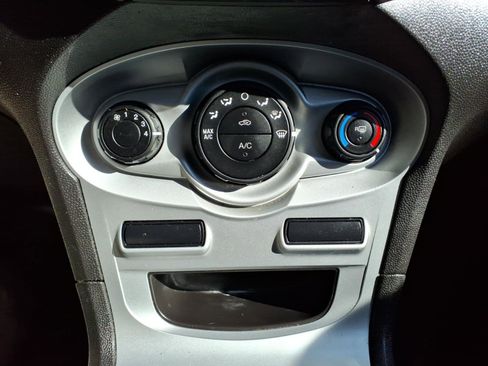 Used 2019 Ford Fiesta SE image 15