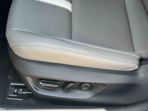 Used 2025 Toyota Camry SE w/ Convenience Package FWD image 15