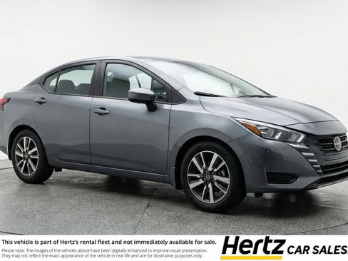 Used 2025 Nissan Versa SV image 1