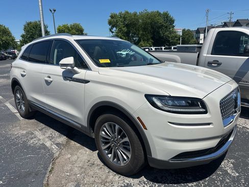 Used 2023 Lincoln Nautilus Reserve w/ Luxury Package FWD image 2