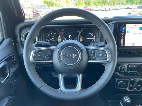 Used 2024 Jeep Wrangler Unlimited Sahara w/ Technology Group AWD/4WD image 15