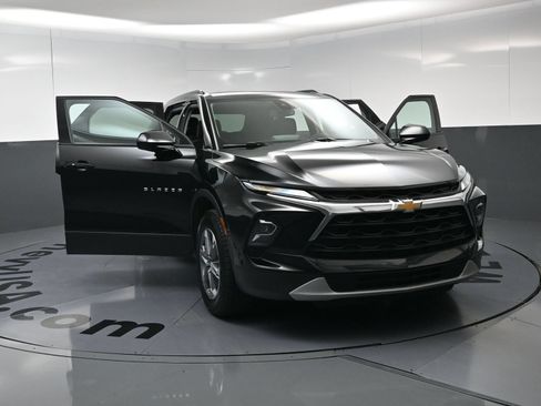 Used 2024 Chevrolet Blazer LT w/ Convenience Package FWD image 23