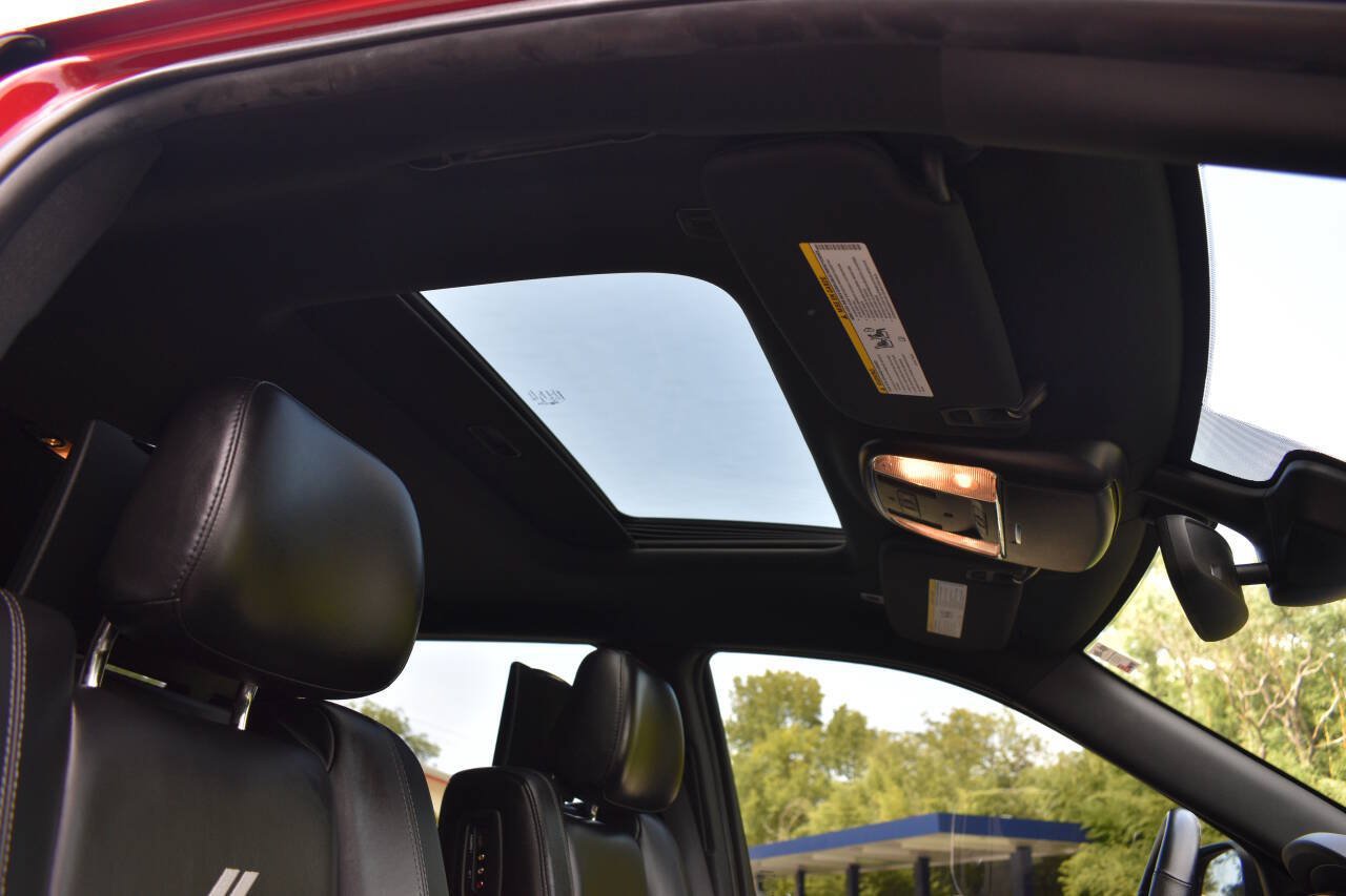 Used 2019 Dodge Durango R/T w/ Technology Group AWD/4WD image 33
