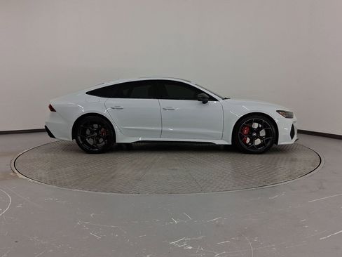 Used 2025 Audi RS 7 Performance image 8