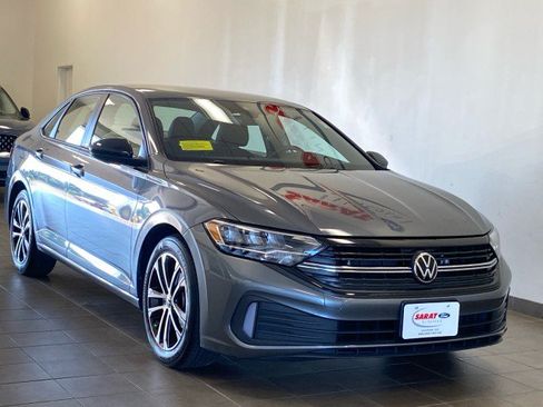 Used 2024 Volkswagen Jetta Sport FWD image 2