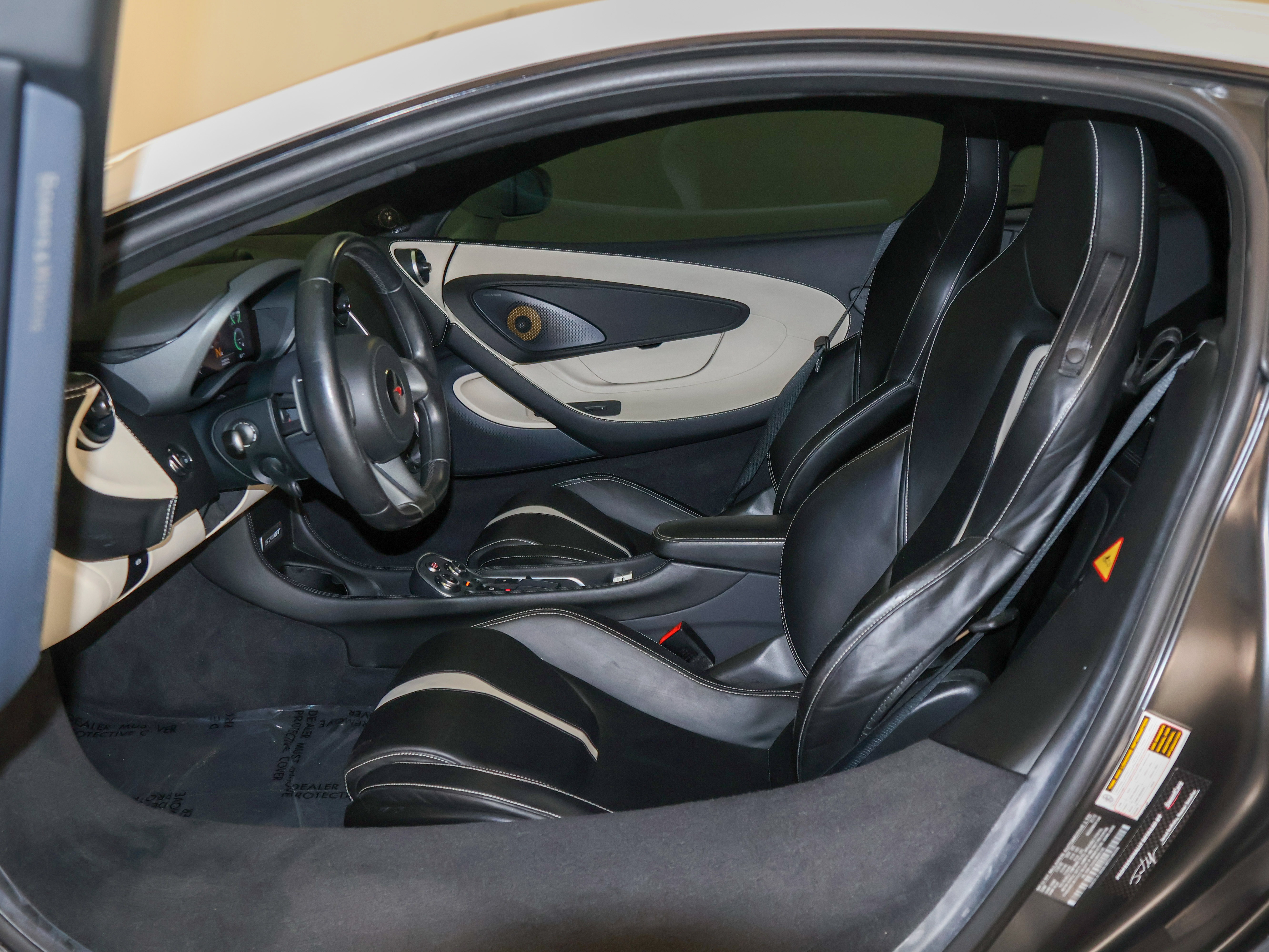 Used 2018 McLaren 570S RWD image 12