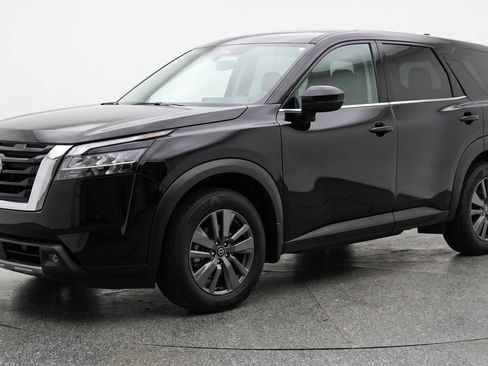 Used 2025 Nissan Pathfinder SV FWD image 3