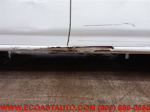 Used 2019 Nissan NV 2500 SV image 15