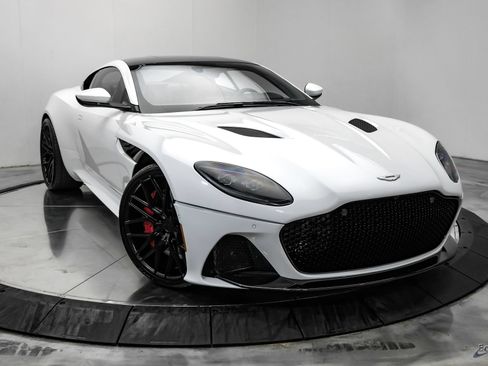 Used 2023 Aston Martin DBS Coupe RWD image 27
