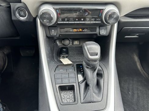 Used 2023 Toyota RAV4 XLE Premium image 23