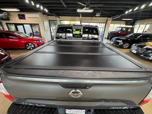 Used 2017 Nissan Titan PRO-4X w/ Pro-4x Convenience Package AWD/4WD image 41