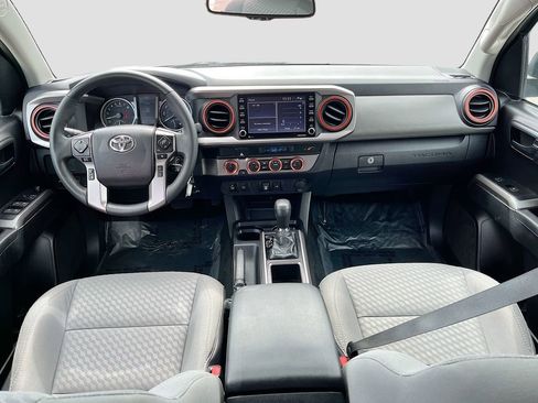 Used 2021 Toyota Tacoma SR5 w/ Technology Package AWD/4WD image 20