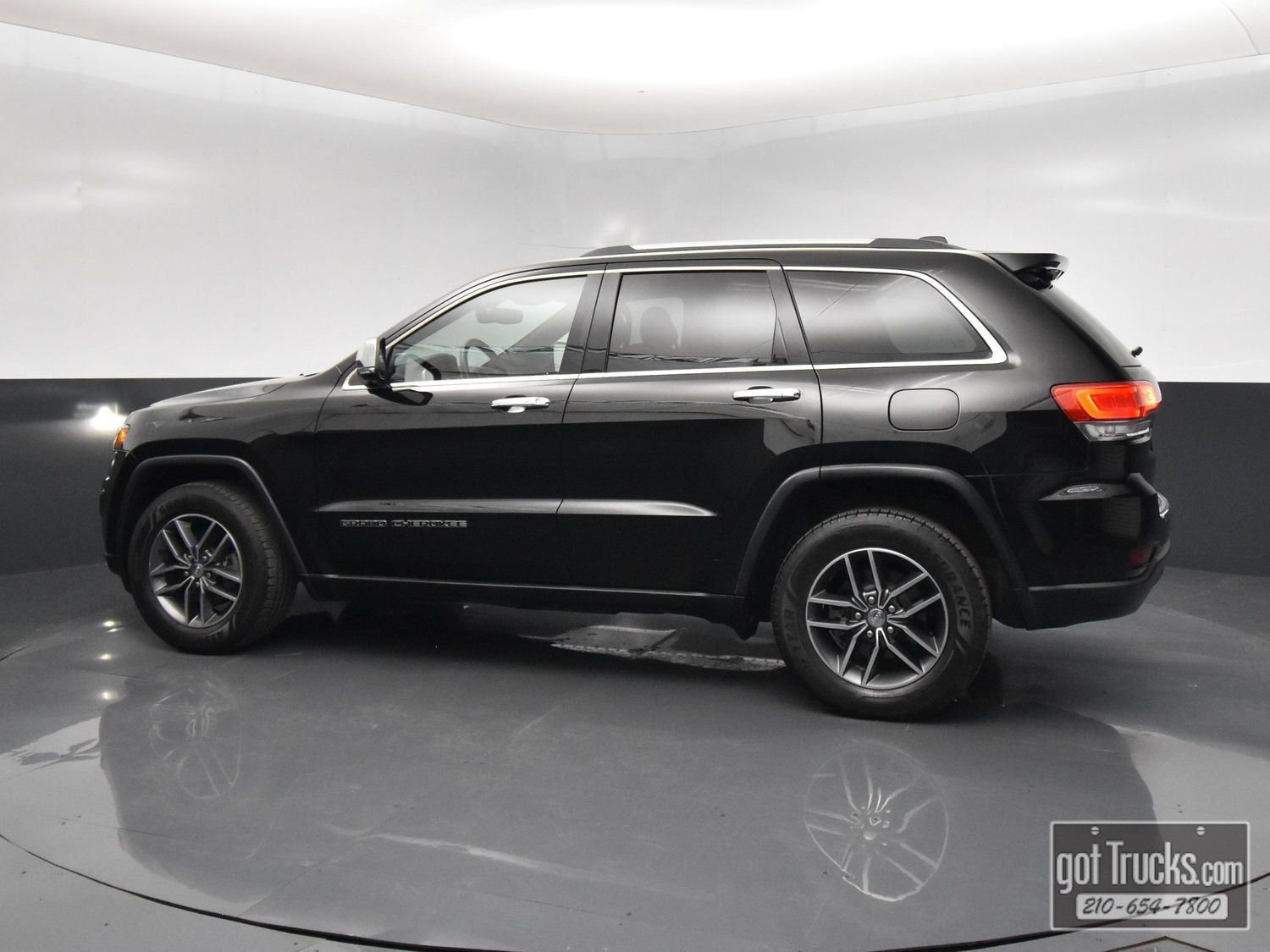 Used 2018 Jeep Grand Cherokee Limited w/ Luxury Group II RWD image 3
