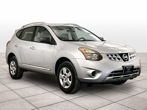 Used 2015 Nissan Rogue S w/ Convenience Package AWD/4WD image 3