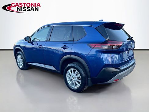Used 2021 Nissan Rogue SV image 6