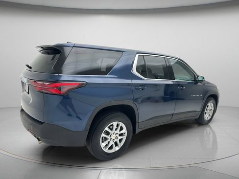Used 2023 Chevrolet Traverse LS w/ Safety Package AWD/4WD image 5