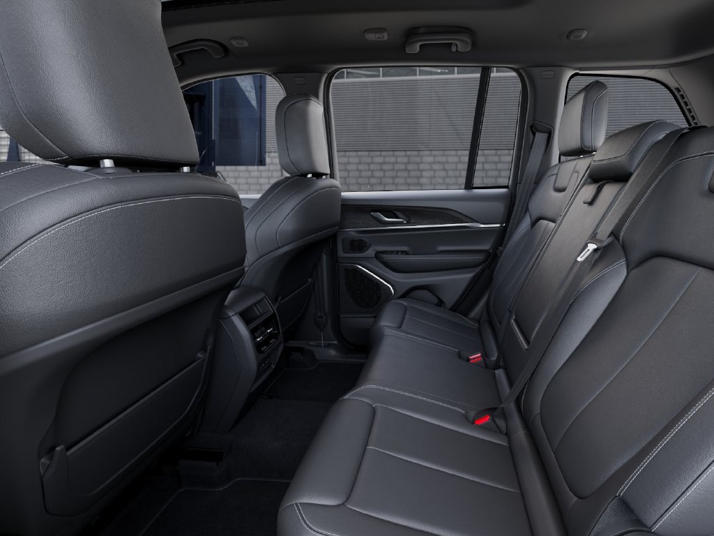 New 2027 Jeep Grand Cherokee Limited AWD/4WD image 23