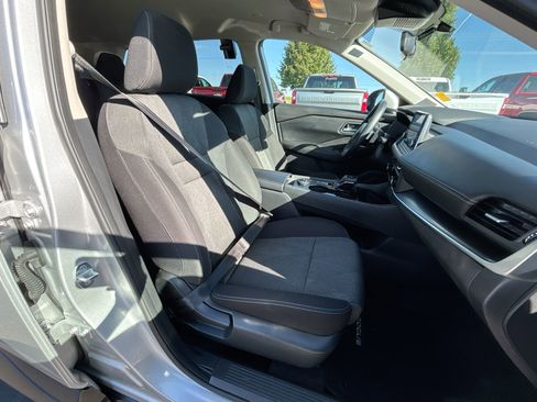 Used 2024 Nissan Rogue SV image 70