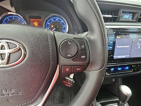 Used 2018 Toyota Corolla LE w/ LE Premium Package w/Moonroof FWD image 20