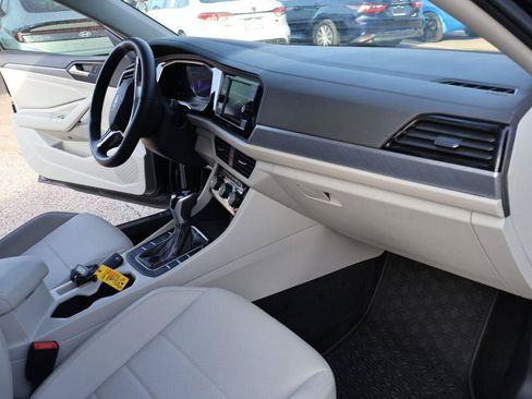 Used 2023 Volkswagen Jetta SE w/ Panoramic Sunroof Package FWD image 19