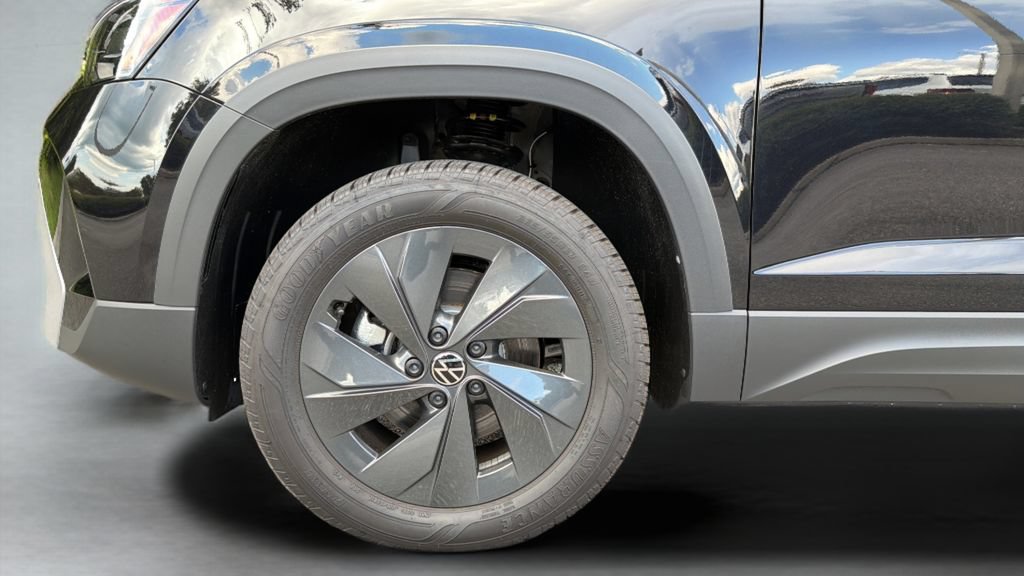 New 2026 Volkswagen Taos S FWD image 35