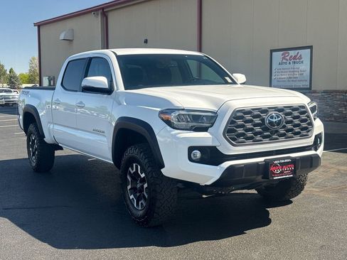 Used 2023 Toyota Tacoma TRD Off-Road AWD/4WD image 17
